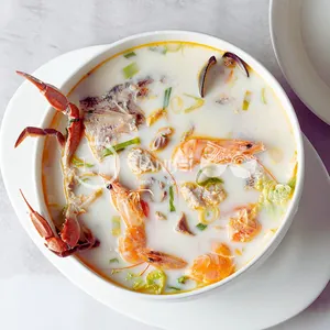 Sopa de mariscos en leche